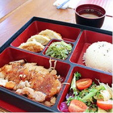 83. Chicken Teriyaki Bento 